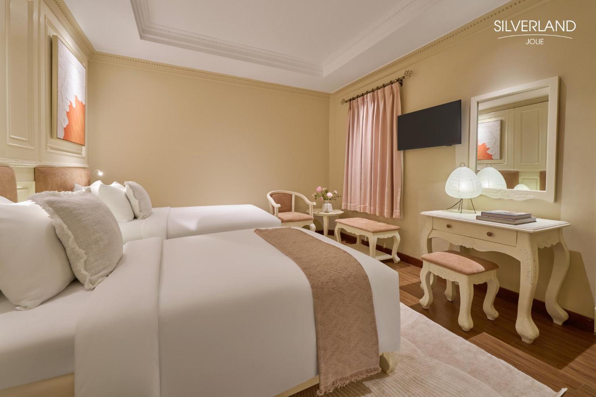 Deluxe Double or Twin Afternoon tea – No Window,1742736775:JPEG
